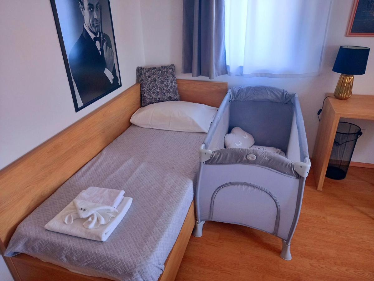 Studio Apartmani “Jarnecic” クルク エクステリア 写真